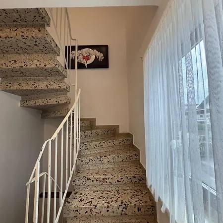 Apartment Gemuetliche 2 *